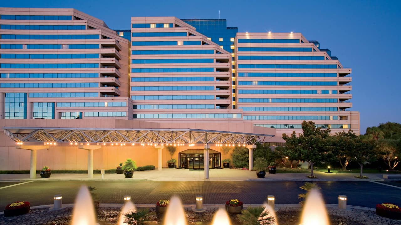 Hyatt-Regency-Santa-Clara-P015-Exterior.16x9